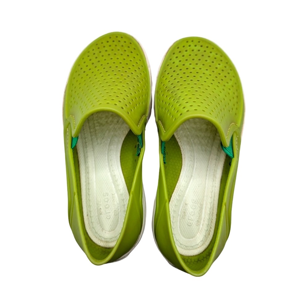 Crocs Kids Size 11 Green Slip On Clogs Lightweight Water Shoes Unisex - Picture 2 of 4